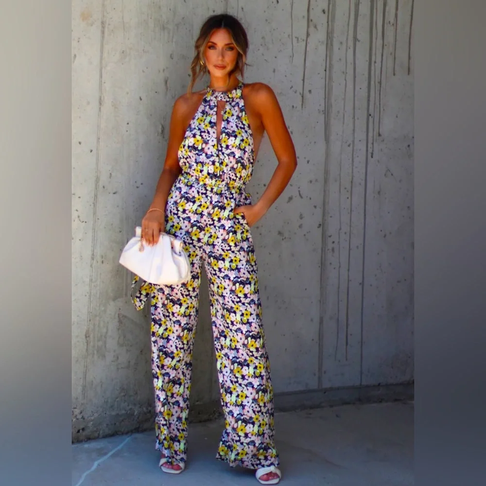 NWT VICI BLUMA FLORAL HALTER JUMPSUIT - BLACK/MULTI |Size Medium LAST ONE!!! - Picture 1 of 8